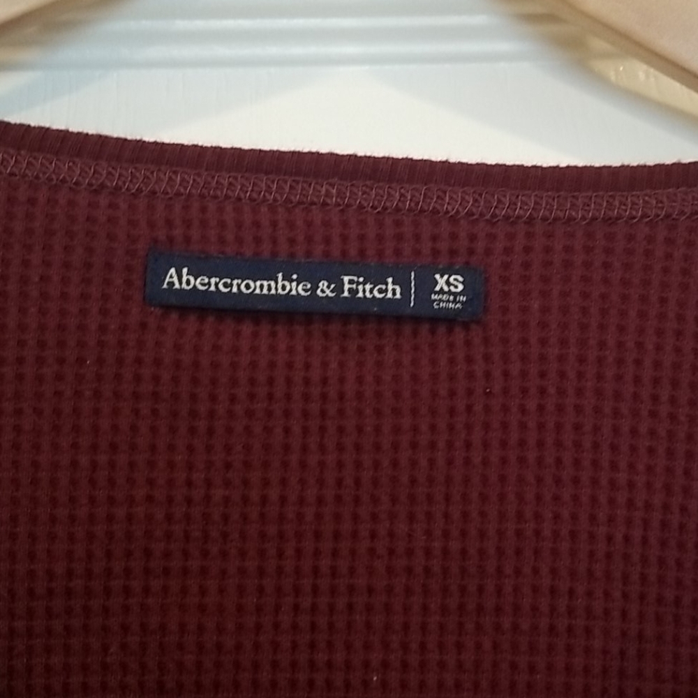 Women's long sleeve top
